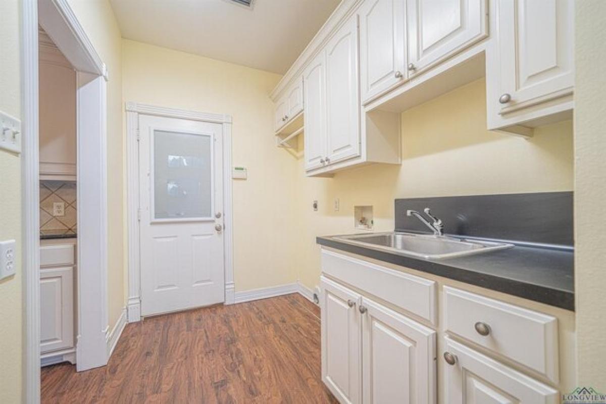 Picture of Home For Sale in Longview, Texas, United States