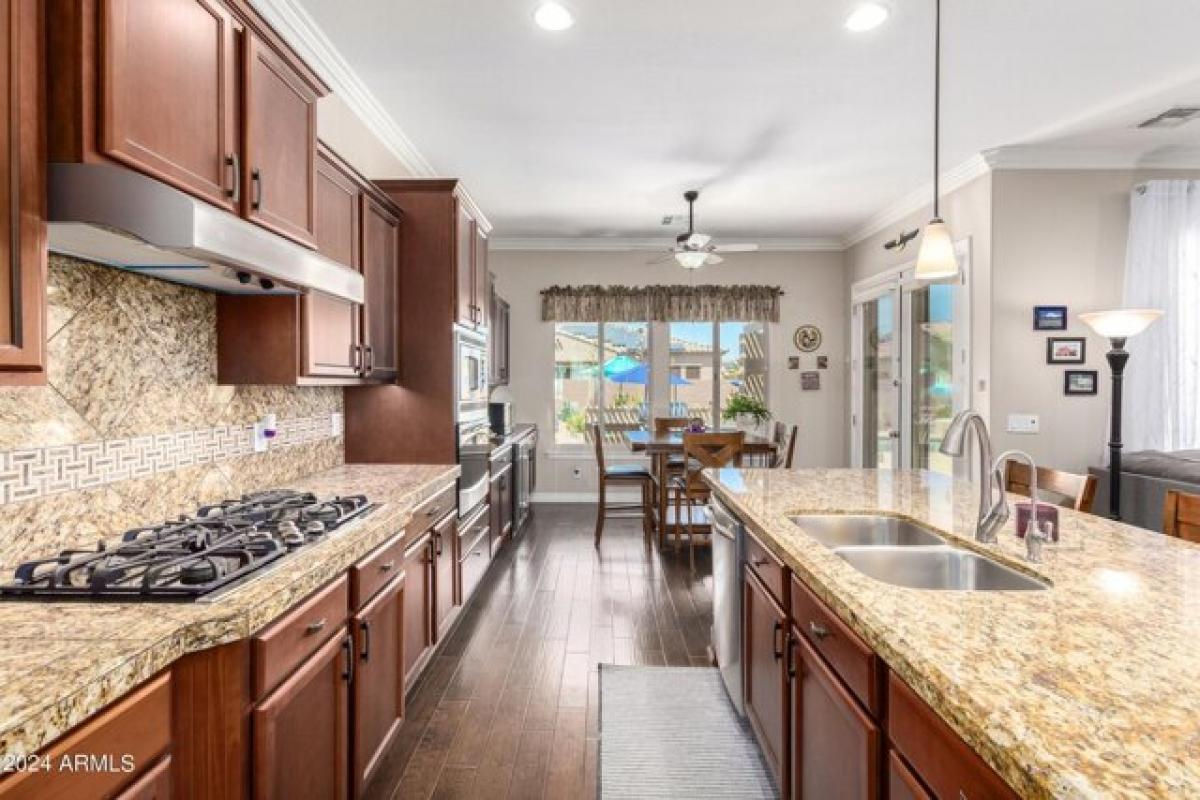 Picture of Home For Sale in Litchfield Park, Arizona, United States