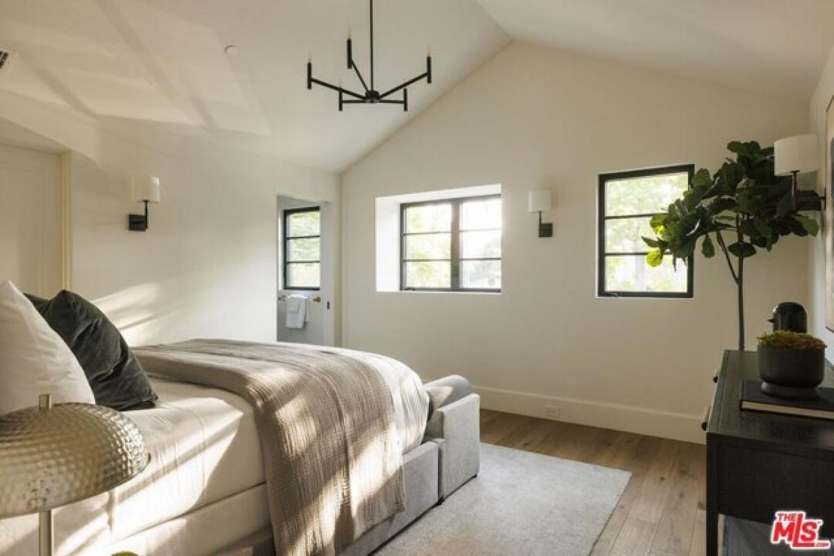 Picture of Home For Sale in West Hollywood, California, United States