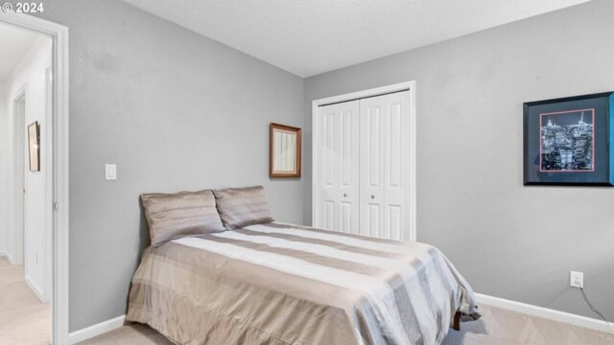 Picture of Home For Sale in Lake Oswego, Oregon, United States