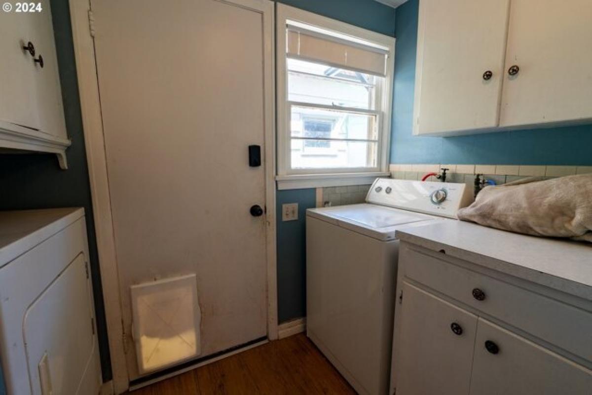 Picture of Home For Sale in Albany, Oregon, United States