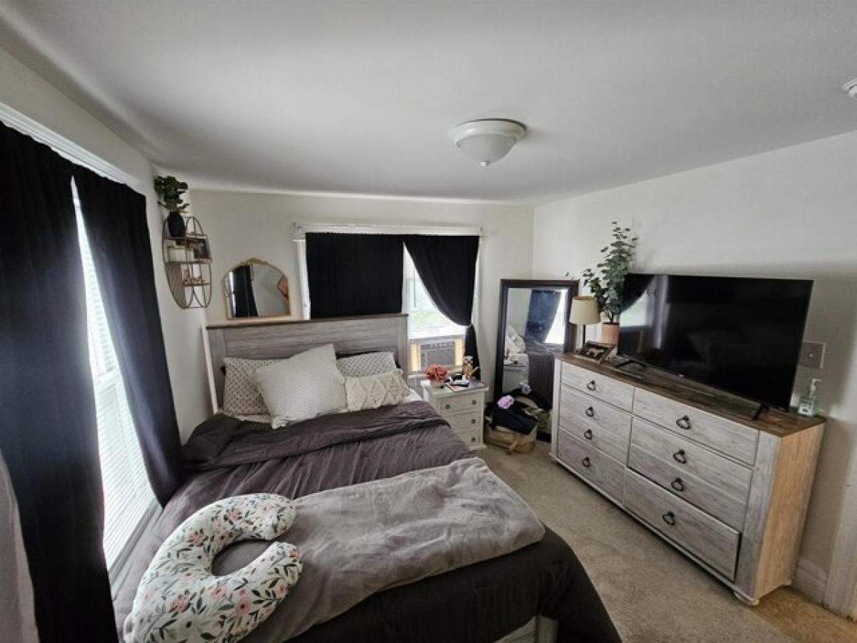 Picture of Home For Sale in Bayonne, New Jersey, United States