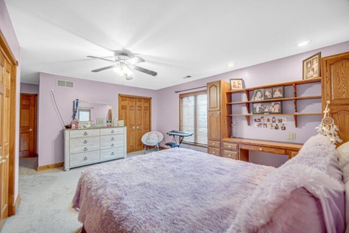 Picture of Home For Sale in Valparaiso, Indiana, United States