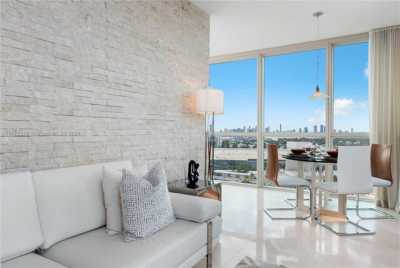 Apartment For Rent in Miami Beach, Florida