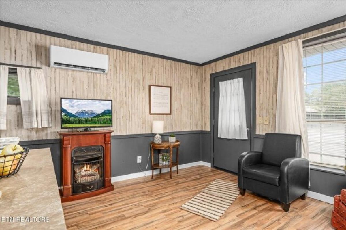 Picture of Home For Sale in Jamestown, Tennessee, United States