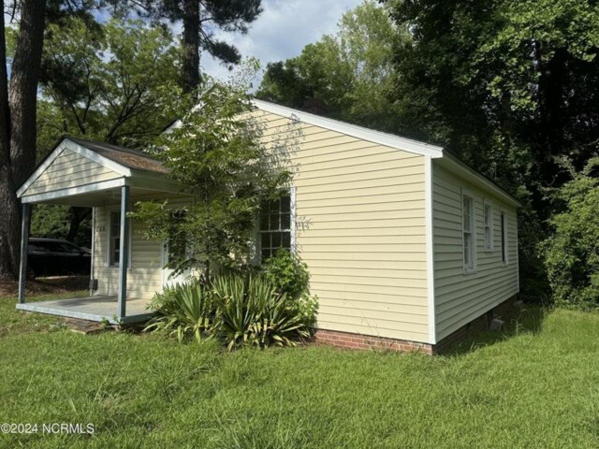 Picture of Home For Sale in Kinston, North Carolina, United States