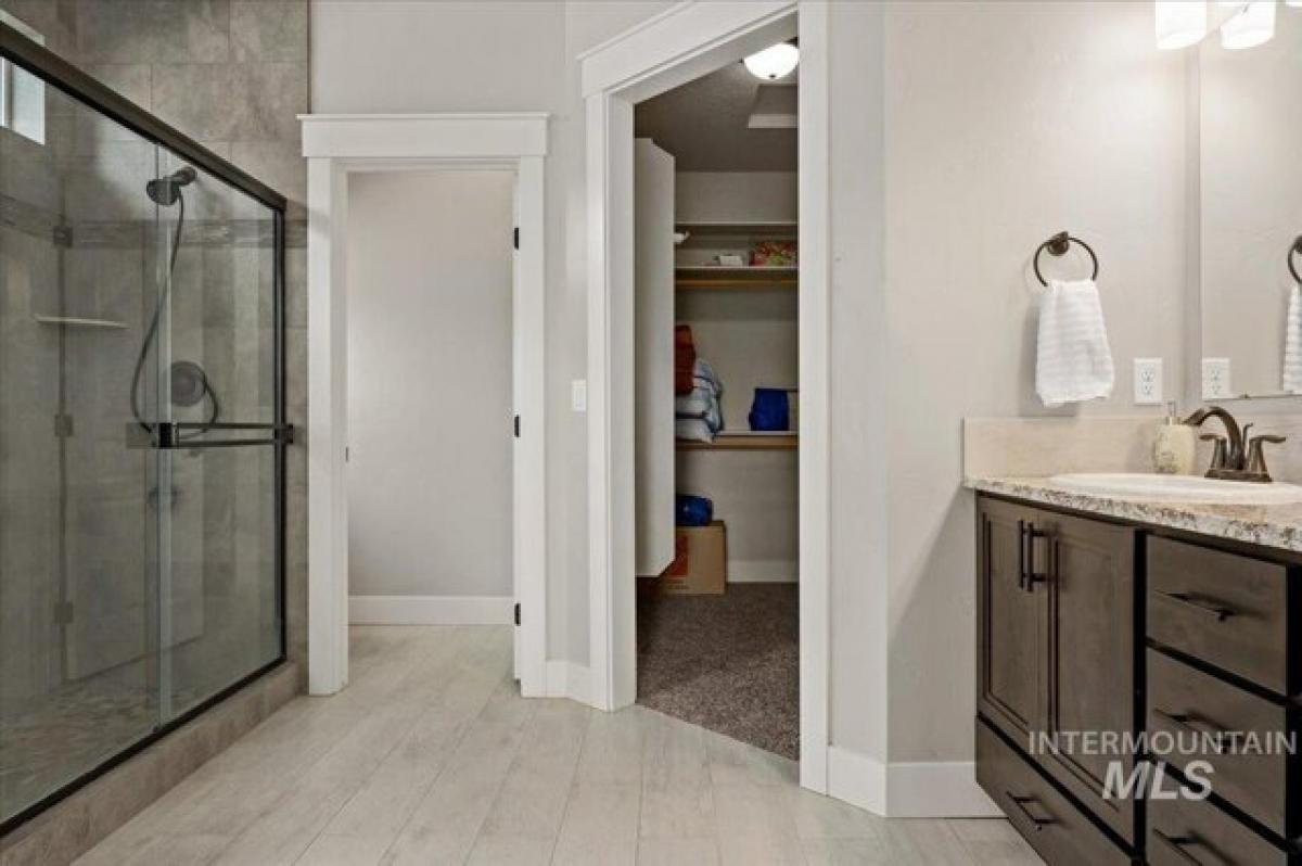 Picture of Home For Sale in Nampa, Idaho, United States