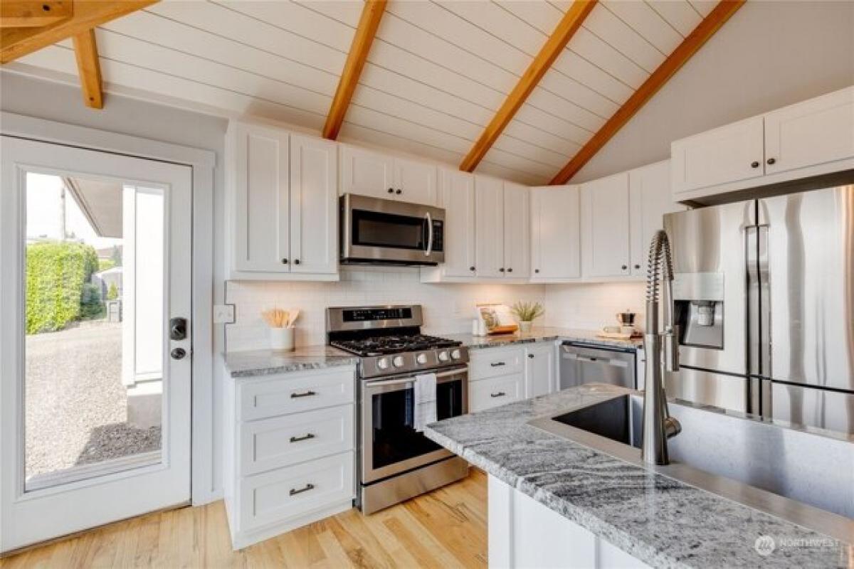 Picture of Home For Sale in Bremerton, Washington, United States