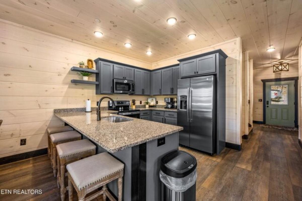 Picture of Home For Sale in Pigeon Forge, Tennessee, United States