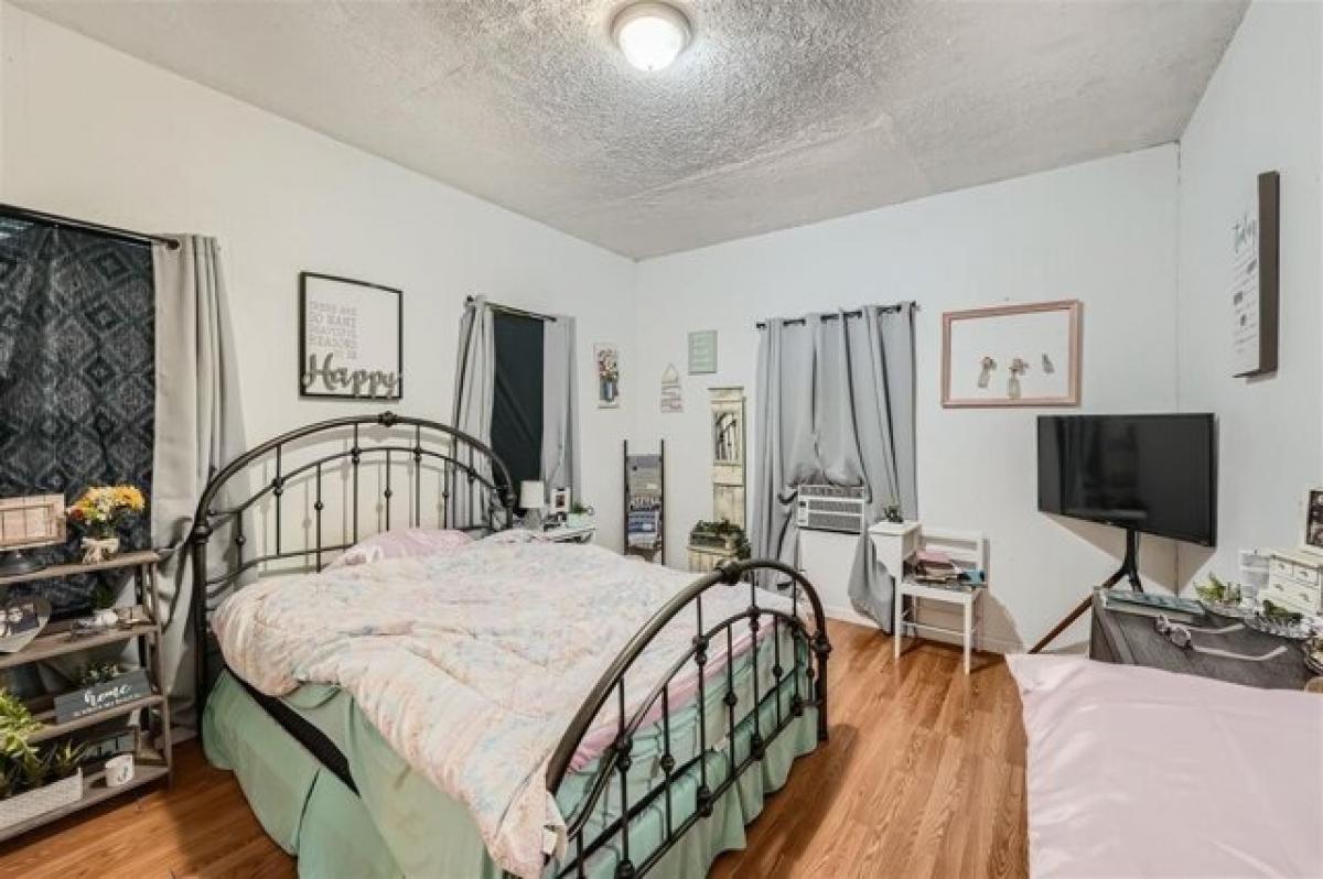 Picture of Home For Sale in Elgin, Texas, United States