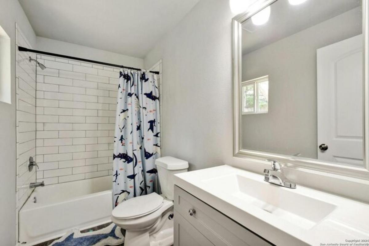 Picture of Home For Sale in Seguin, Texas, United States