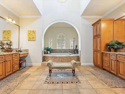 Home For Sale in Windermere, Florida