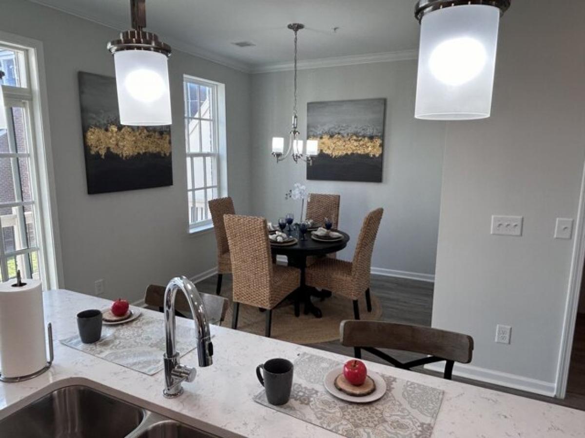 Picture of Home For Sale in Thompsons Station, Tennessee, United States