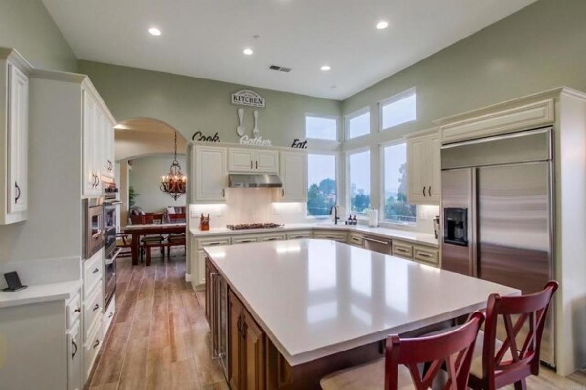 Picture of Home For Sale in Escondido, California, United States