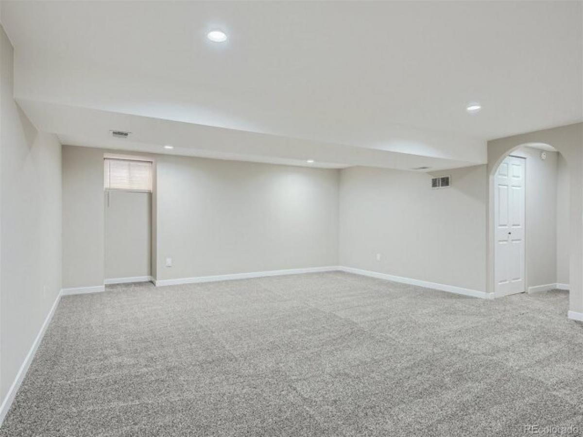 Picture of Home For Sale in Littleton, Colorado, United States