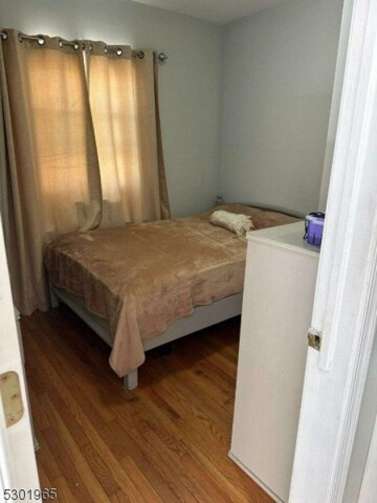 Picture of Home For Sale in Newark, New Jersey, United States