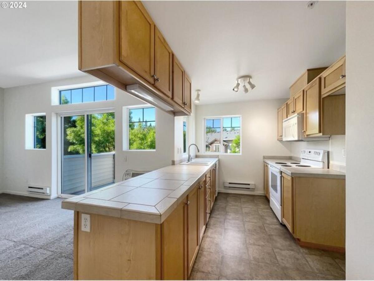 Picture of Home For Sale in Beaverton, Oregon, United States