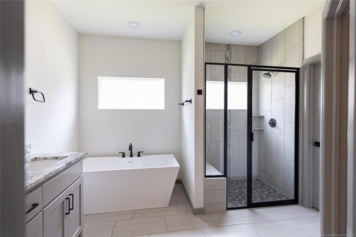 Picture of Home For Sale in Bixby, Oklahoma, United States