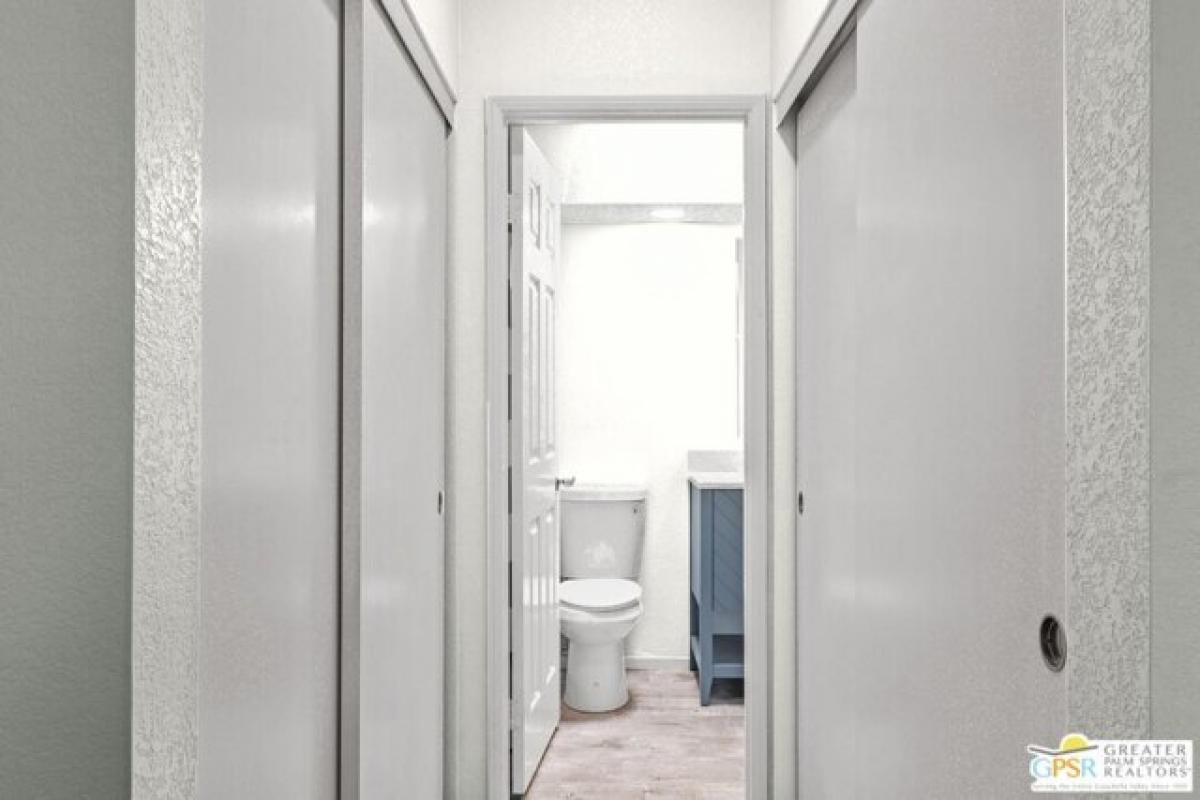 Picture of Home For Sale in Palm Springs, California, United States