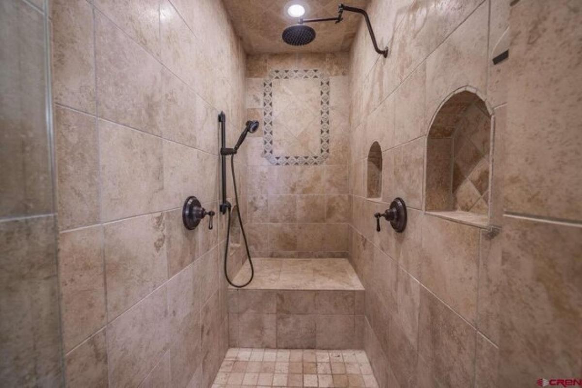 Picture of Home For Sale in Montrose, Colorado, United States