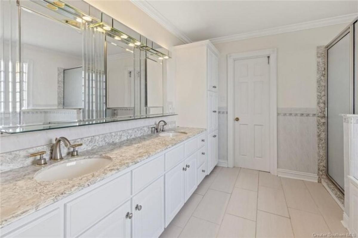 Picture of Home For Sale in Lake Charles, Louisiana, United States