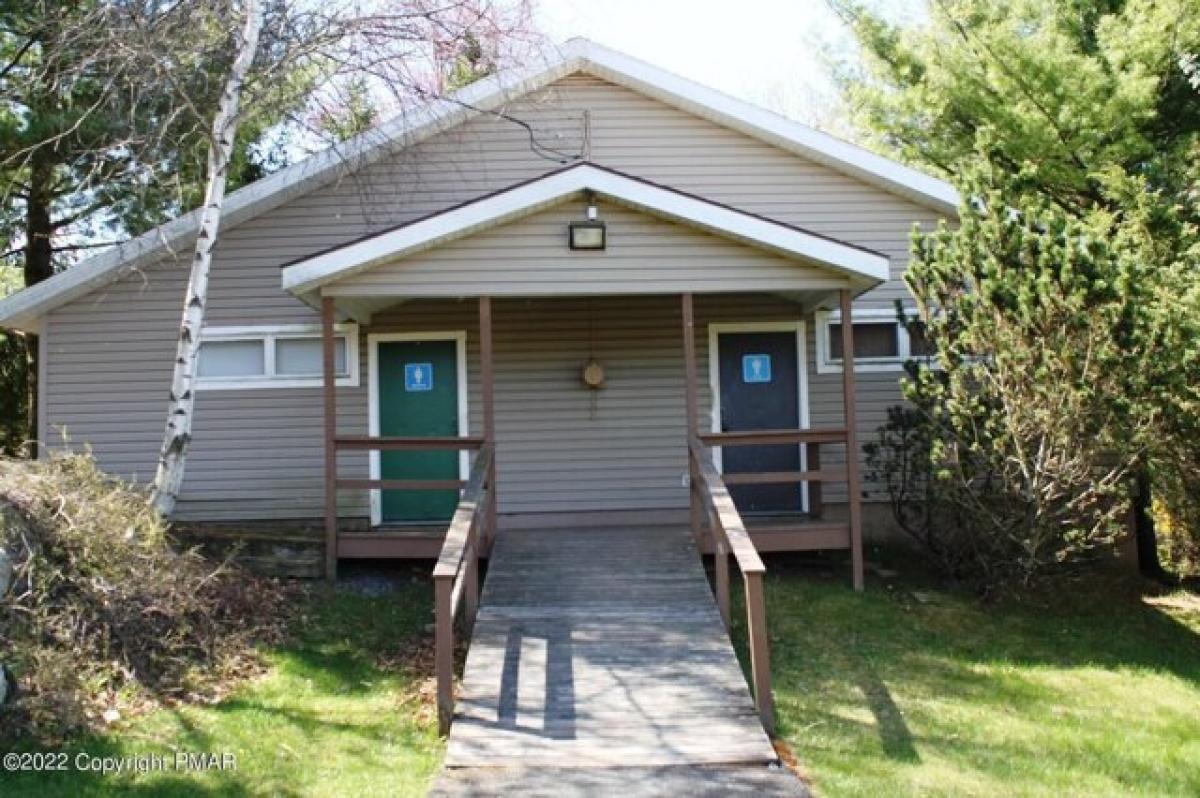 Picture of Home For Sale in Tobyhanna, Pennsylvania, United States