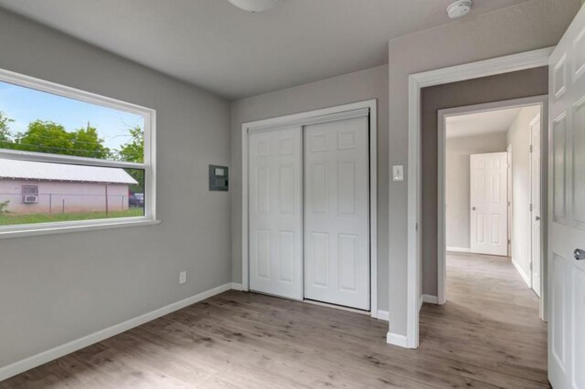 Picture of Home For Sale in Alvarado, Texas, United States