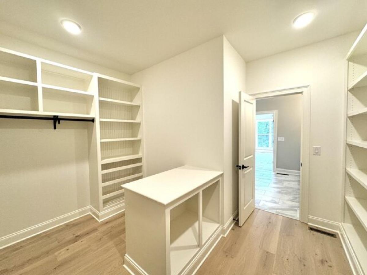 Picture of Home For Sale in Lebanon, Tennessee, United States