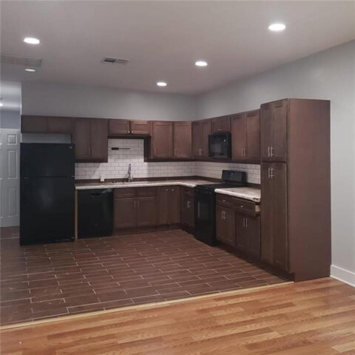 Picture of Home For Sale in Metairie, Louisiana, United States