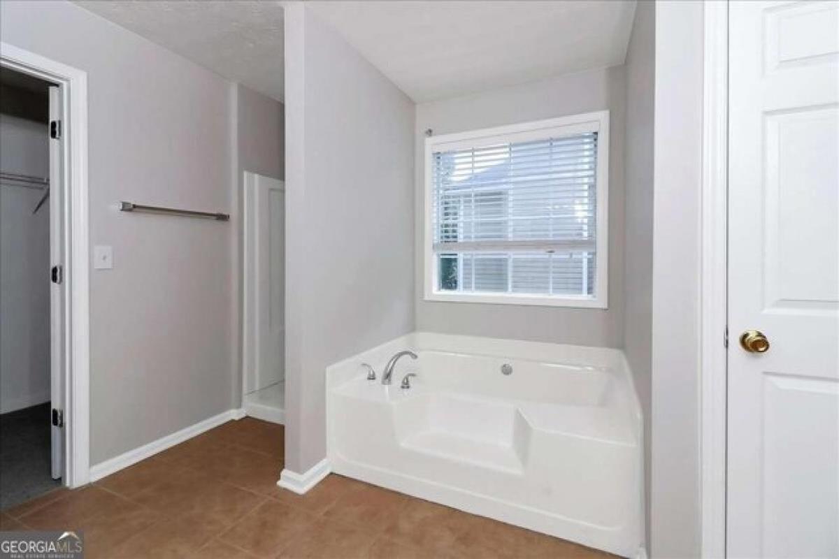 Picture of Home For Sale in Grayson, Georgia, United States