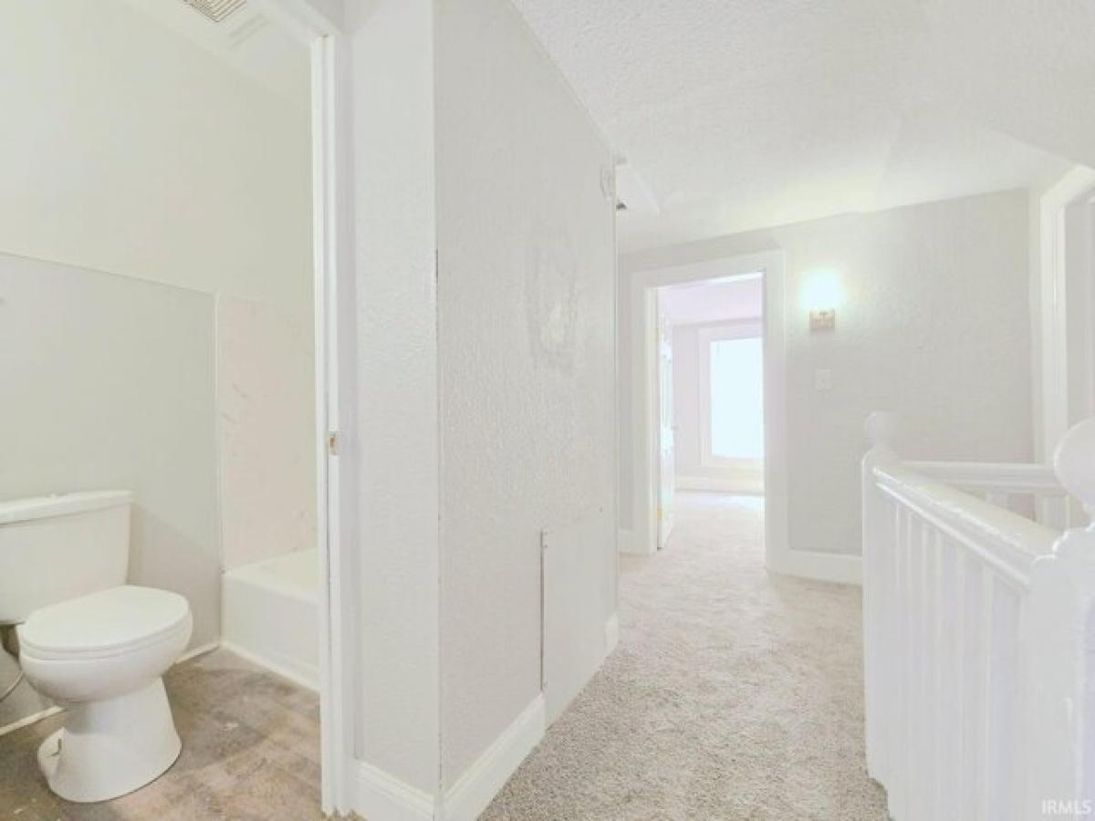 Picture of Home For Sale in South Bend, Indiana, United States