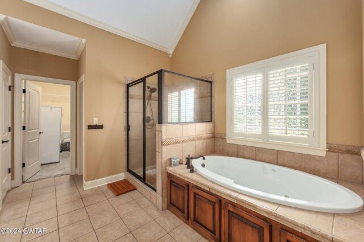 Picture of Home For Sale in Jackson, Tennessee, United States