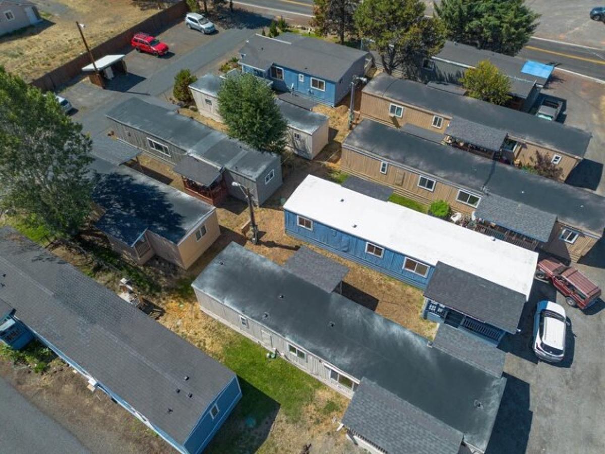 Picture of Home For Sale in La Pine, Oregon, United States