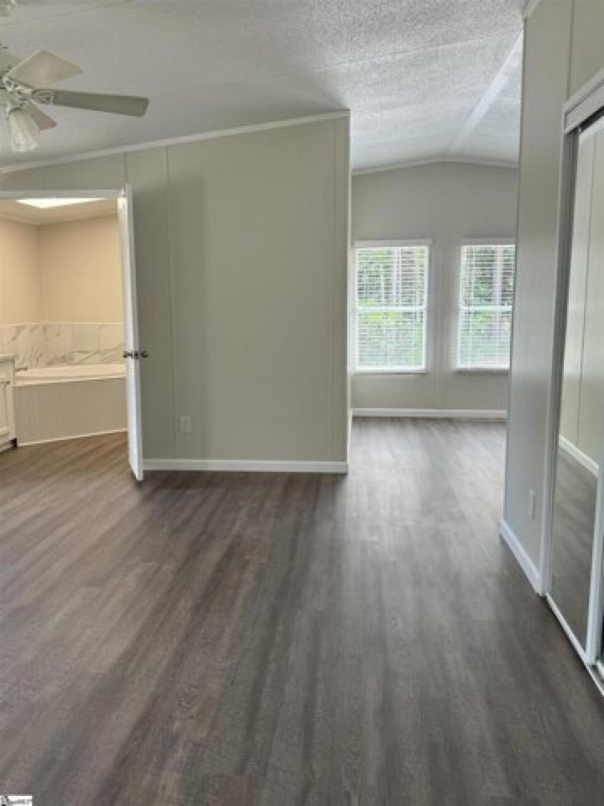 Picture of Home For Sale in Gray Court, South Carolina, United States