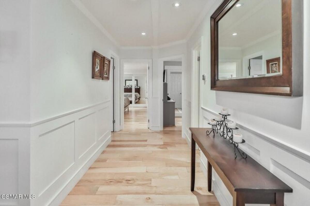 Picture of Home For Sale in Westlake Village, California, United States