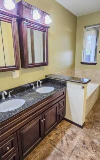 Home For Sale in Viola, Idaho