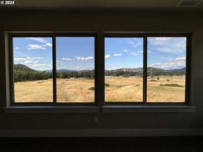 Home For Sale in Roseburg, Oregon