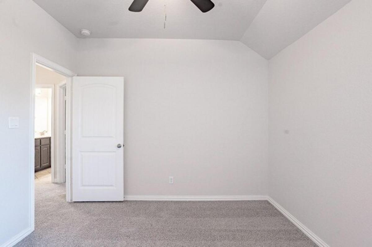 Picture of Home For Sale in Godley, Texas, United States