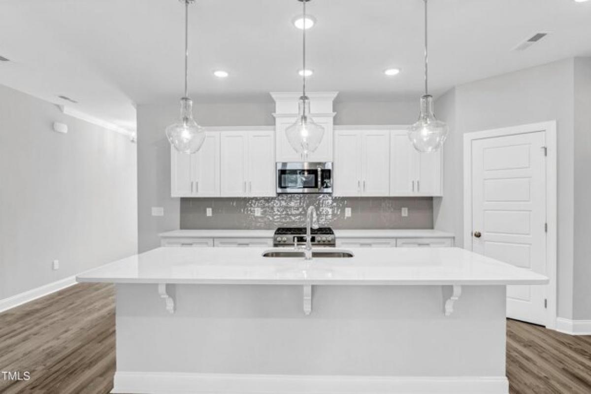 Picture of Home For Sale in Angier, North Carolina, United States