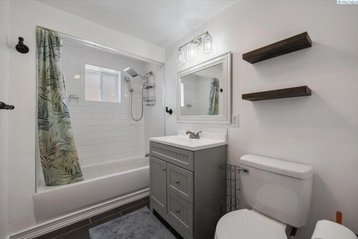 Picture of Home For Sale in Pasco, Washington, United States