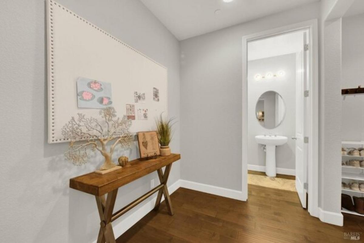 Picture of Home For Sale in Vacaville, California, United States