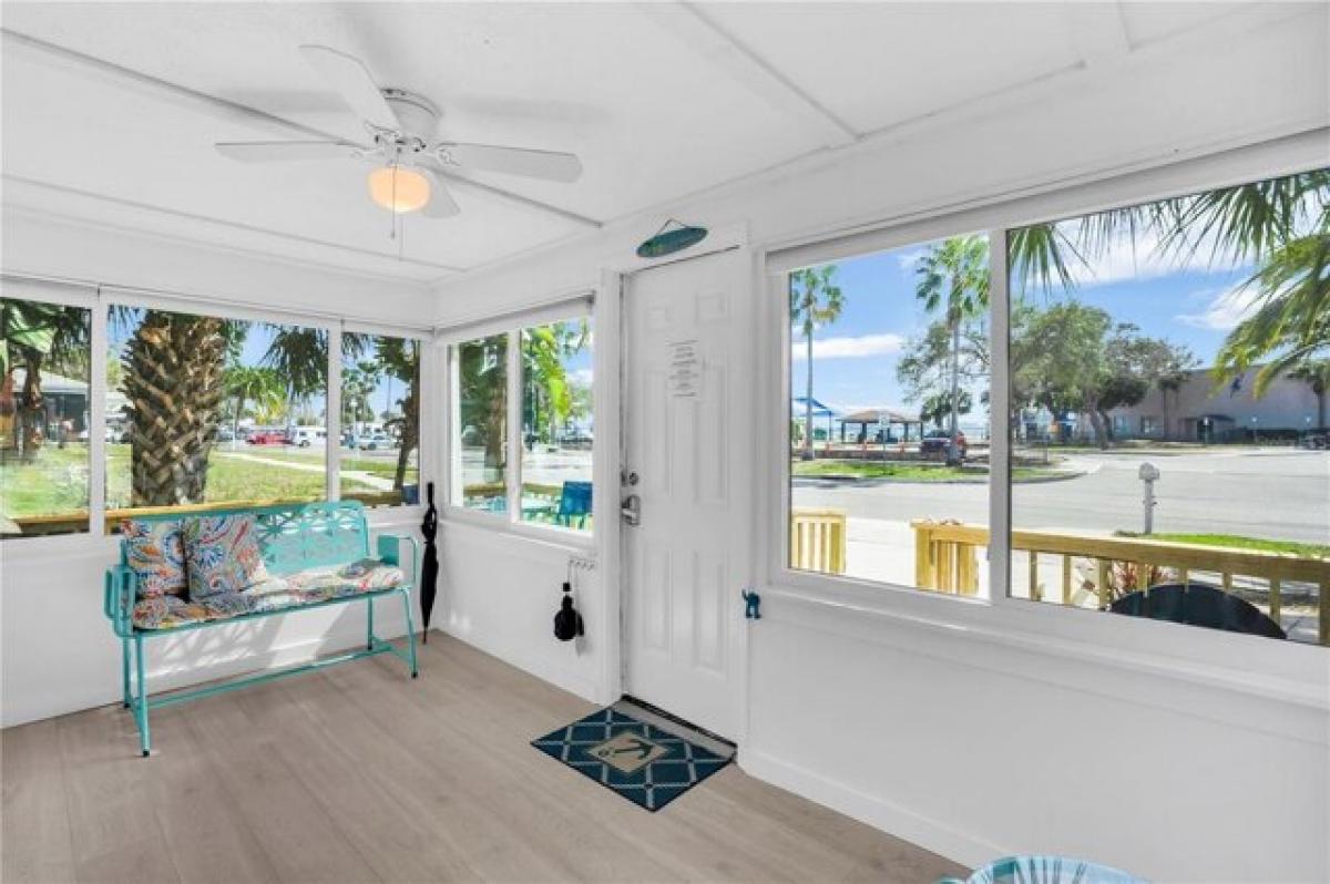 Picture of Home For Sale in Gulfport, Florida, United States