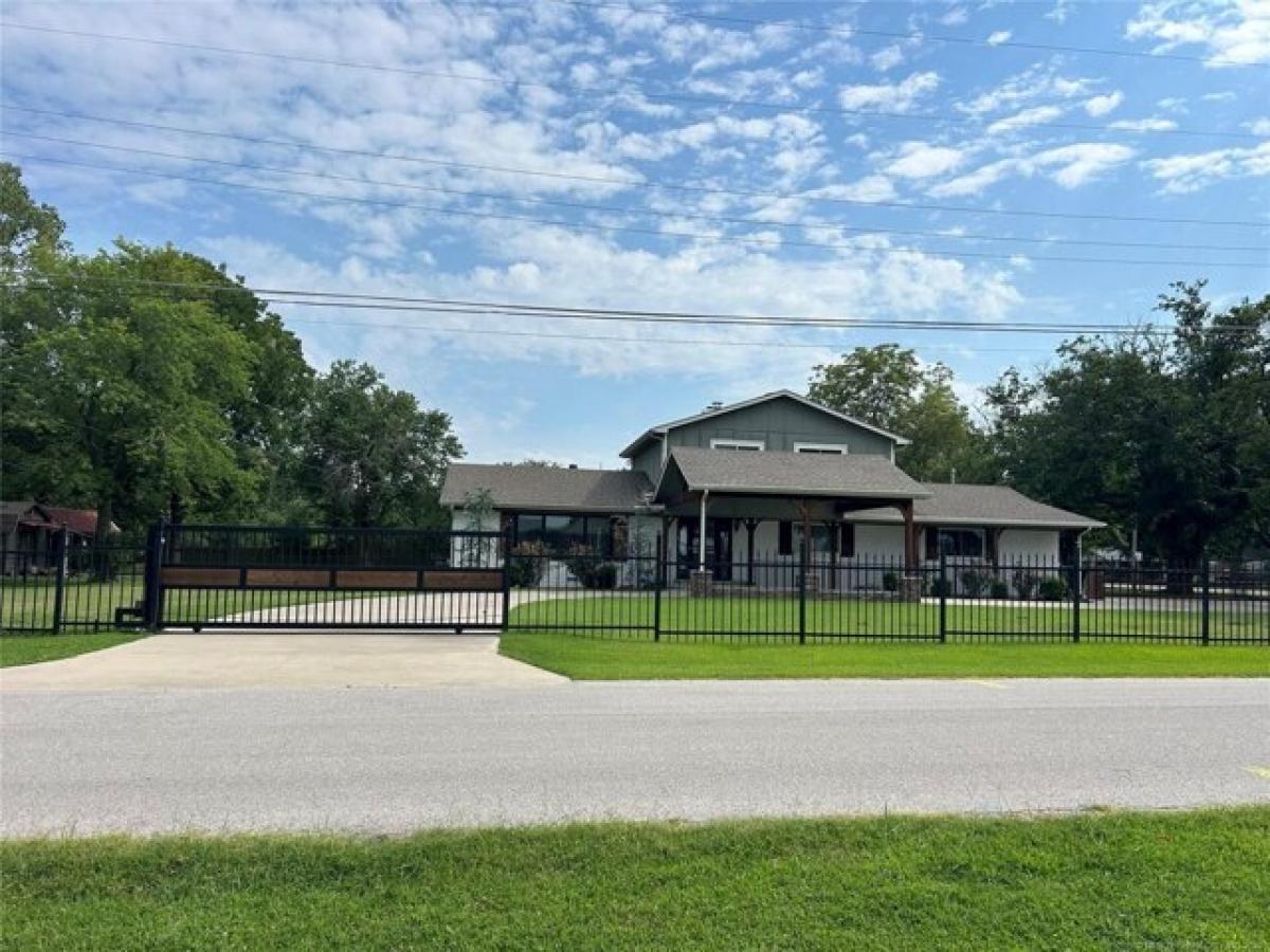 Picture of Home For Sale in Broken Arrow, Oklahoma, United States