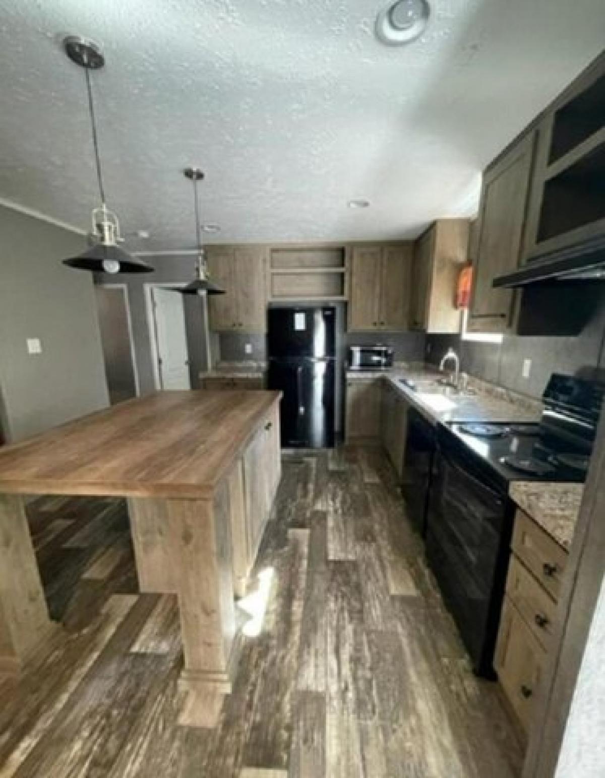 Picture of Home For Sale in Easley, South Carolina, United States