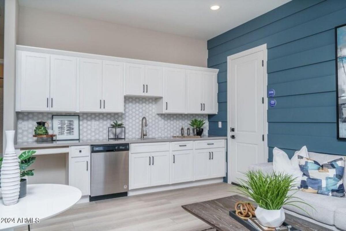 Picture of Home For Sale in Goodyear, Arizona, United States