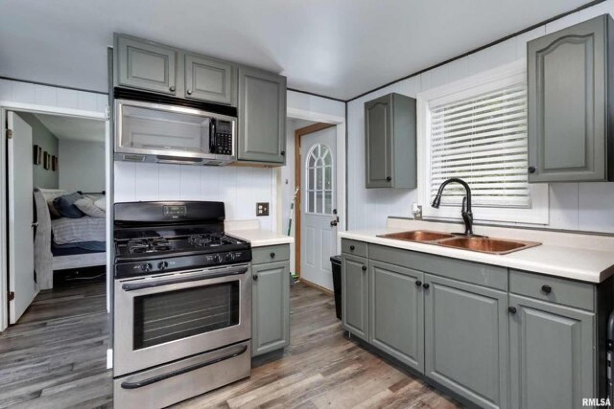 Picture of Home For Sale in Moline, Illinois, United States