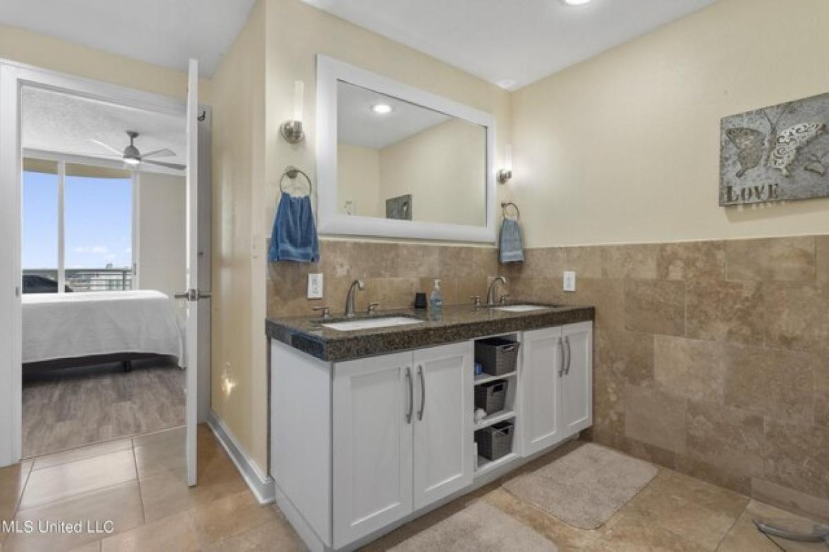 Picture of Home For Sale in Biloxi, Mississippi, United States