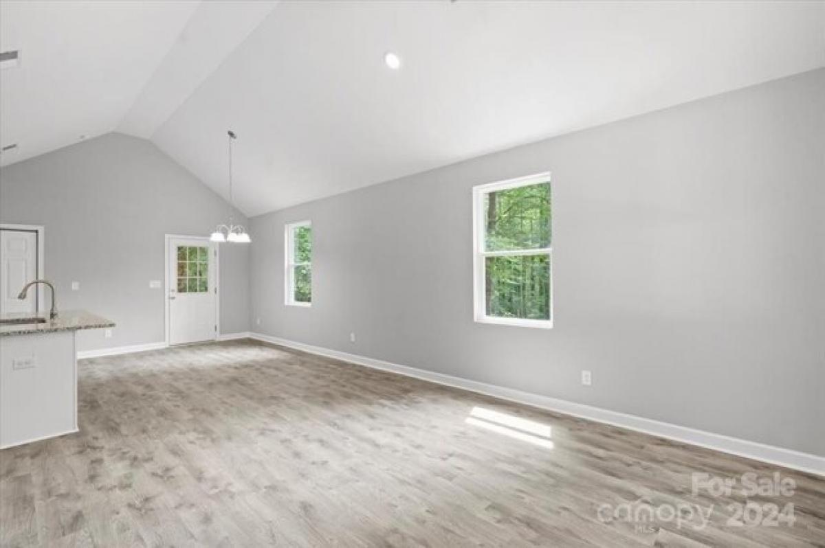 Picture of Home For Sale in Shelby, North Carolina, United States