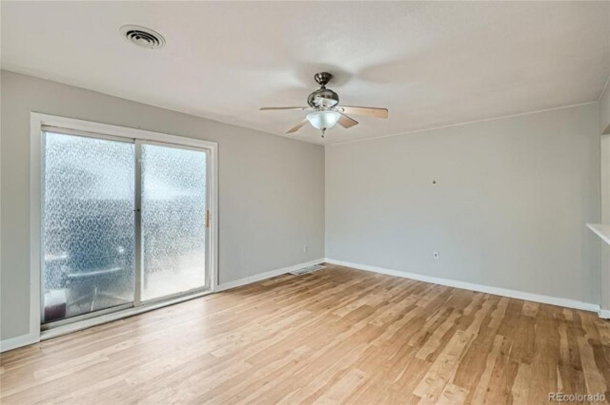 Picture of Home For Sale in Commerce City, Colorado, United States