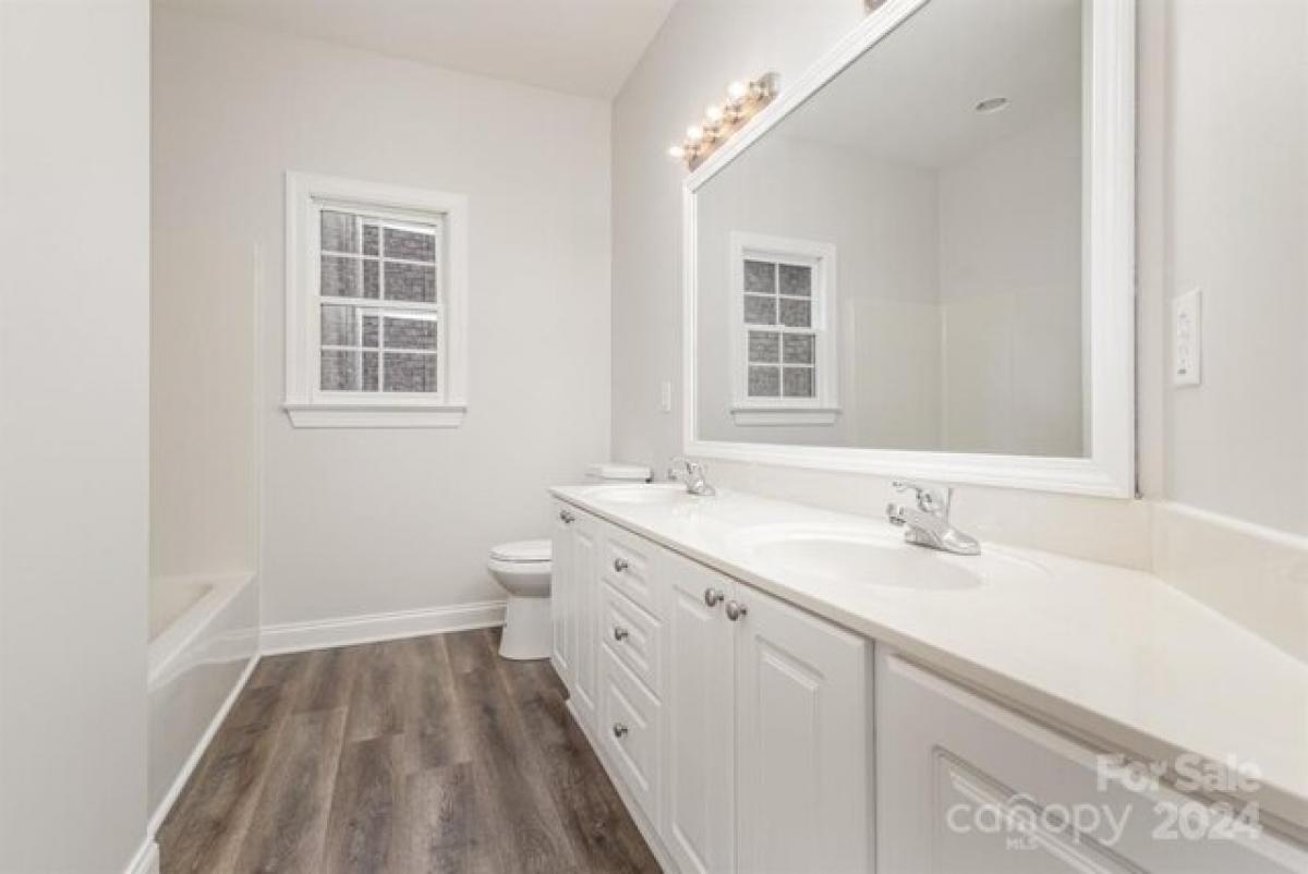 Picture of Home For Sale in Denver, North Carolina, United States